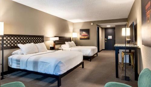 Quadruple Room with Two Queen Beds and Courtyard View - Non Smoking
