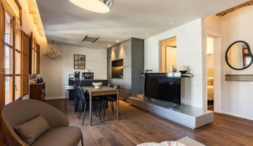 One-Bedroom Loft Apartment with Balcony