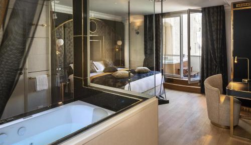 Prestige Bain de Minuit Room - With Jacuzzi