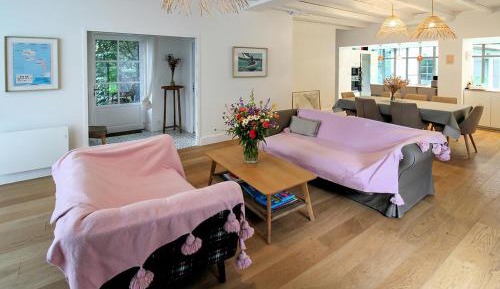 Five-Bedroom Holiday Home