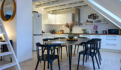 One-bedroom Loft Apartment 