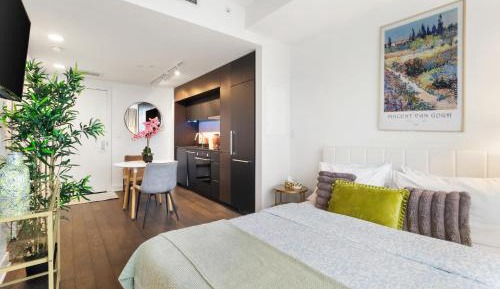 Apartment with City View
