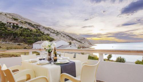 Two bedroom apartment with Sea view
