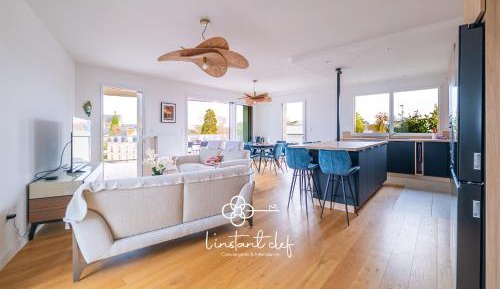 Three-Bedroom Premium Apartment with Balcony