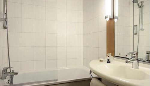 Standard Room with One Double Bed and One Single Bed