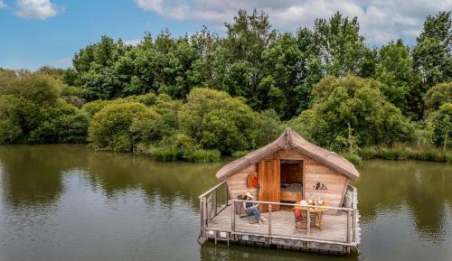 Floating Hut (2 Adults + 1 Child)