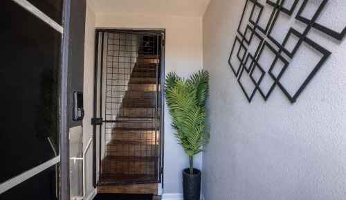 Studio Apartment with Queen Bed