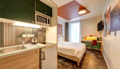 Comfort Room with Kitchenette