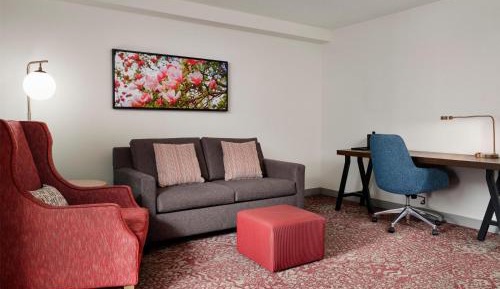 One-Bedroom Queen Suite with Sofa Bed