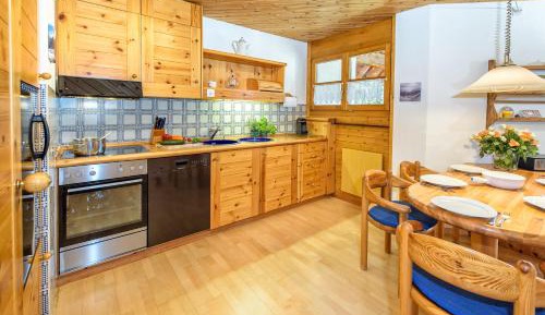 One-Bedroom Apartment with Balcony