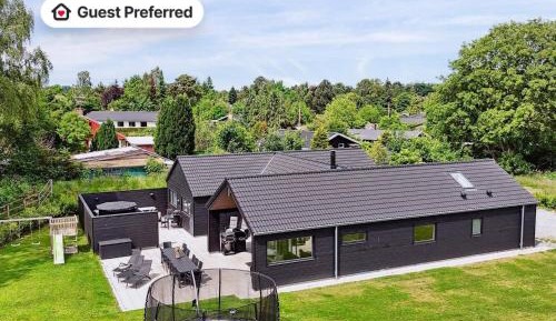 Five-Bedroom Holiday Home