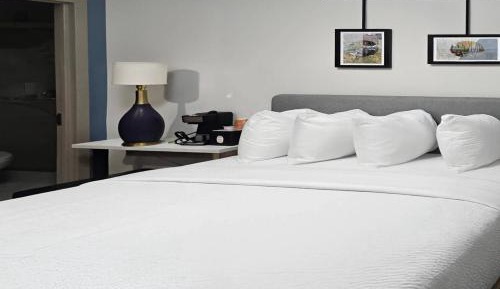 Queen Room - Non Smoking