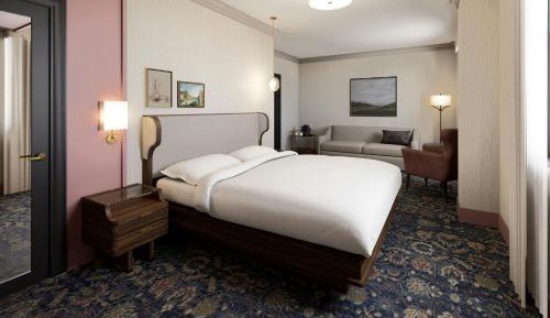 Junior King Suite with Sofa Bed