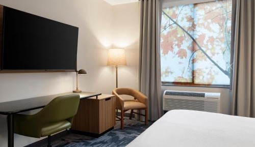 Studio with Two Queen Beds - Hearing Accessible