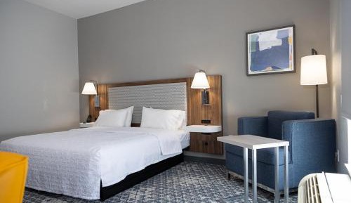 King Room with King Bed - Non-Smoking