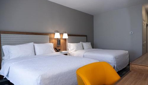 Room with Two Queen Beds - Non-Smoking