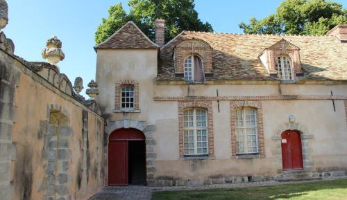 Eight-Bedroom House
