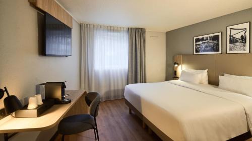 Superior Room - 1 King Bed
