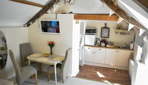 Studio Apartment with One Double Bed