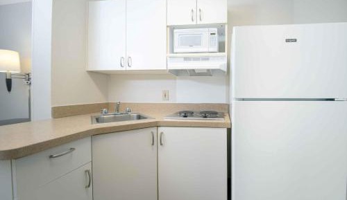 One Bedroom Suite with 2 Queen Beds - Non-Smoking