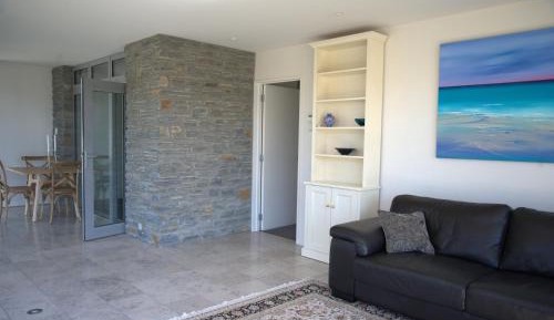 Twin Room with Courtyard and Vineyard Views