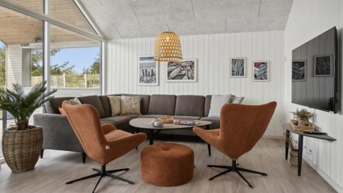 Five-Bedroom Holiday Home
