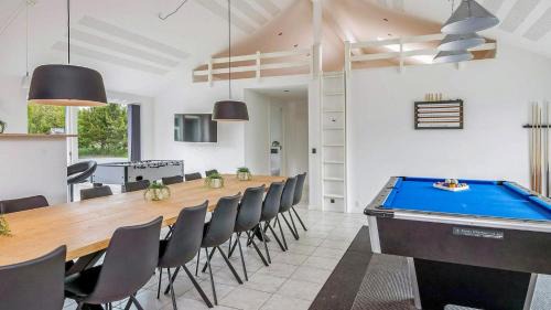 Ten-Bedroom Holiday Home