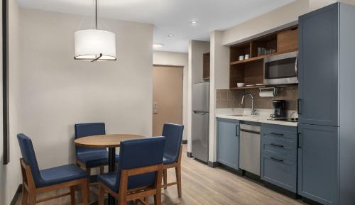 Queen Suite