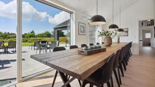 Eight-Bedroom Holiday Home
