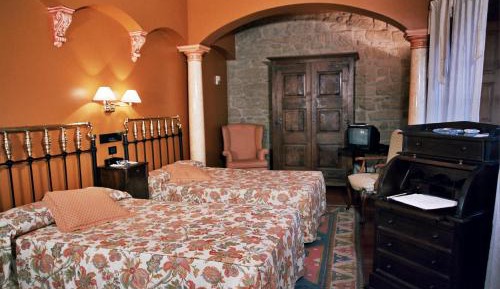 Standard Twin Room with Garden View