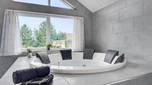 Eight-Bedroom Holiday Home