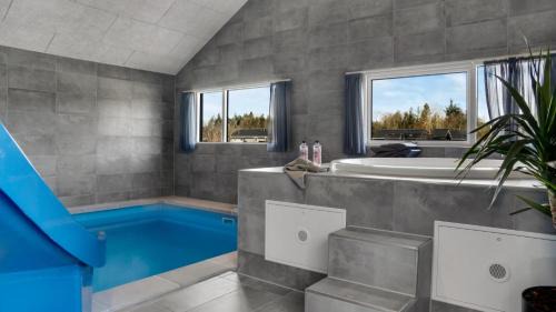 Ten-Bedroom Holiday Home