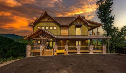 Seven-Bedroom House