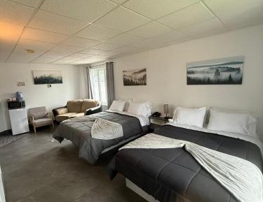 Deluxe Queen Room with Two Queen Beds