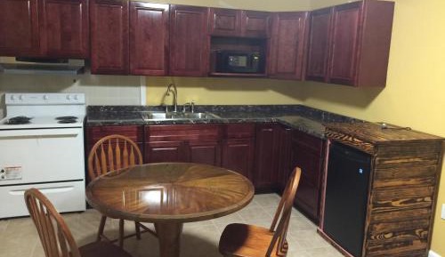 Deluxe King Suite