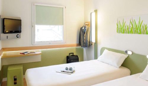 Triple Room with Three Single Beds