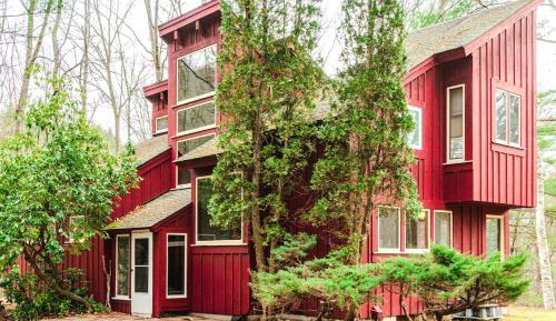 Three-Bedroom Vacation Home 