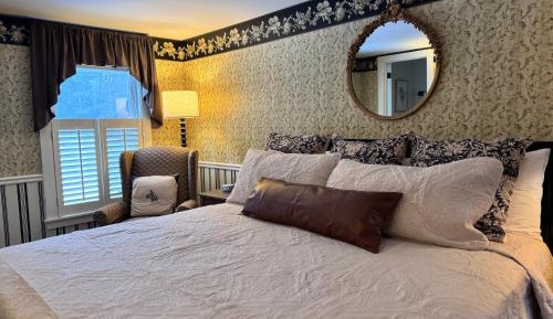 King Room with Pool View
