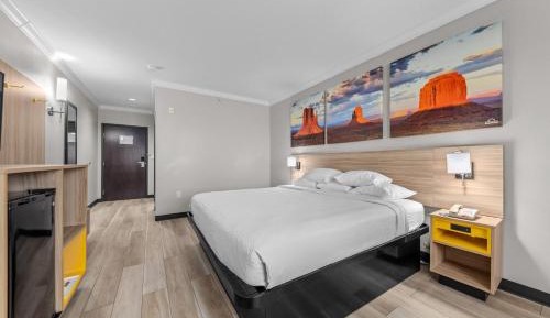 Queen Room with Two Queen Beds - Non-Smoking