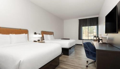 2 Queen Beds, Mobility/Hearing Accessible Room, Bathtub w/Grab Bars, Non-Smoking