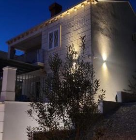 Three Bedroom Villa with Terrace