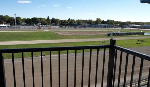King Suite Track View