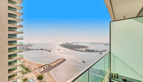 One-Bedroom Apartment with Balcony and Sea View