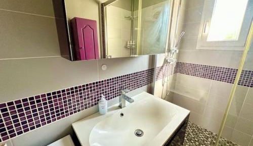 Deluxe Double Room (1 adult + 1 child)