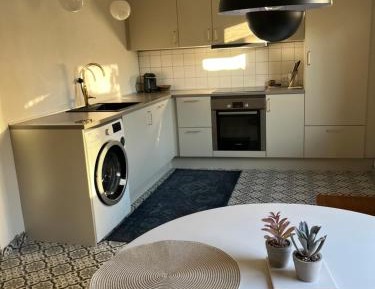 Studio Apartment with Queen Bed