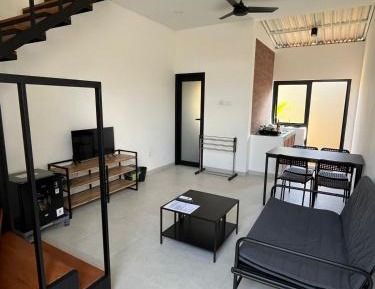 Deluxe Double Room (2 Adults + 1 Child)