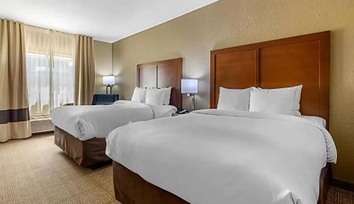 Queen Room with Two Queen Beds - Non-Smoking