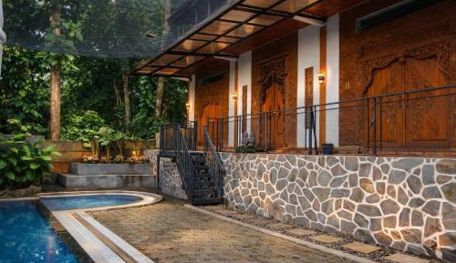 Double Room with Pool View