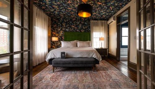 Superior King Suite