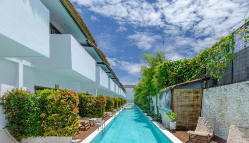 King Suite with Pool Access, Bathtub and Coffee Capsule Machine